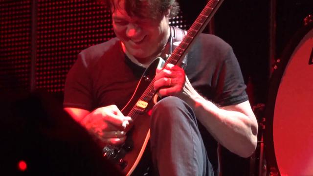 Eddie Van Halen Guitar Solo 2012