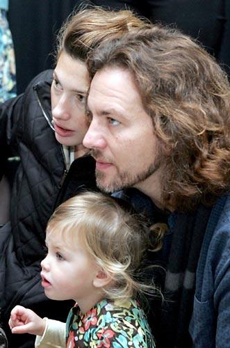 Eddie Vedder Wife And Kids
