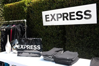 Express Clothing Ad