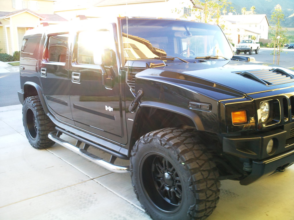 Hummer H2 Blacked Out